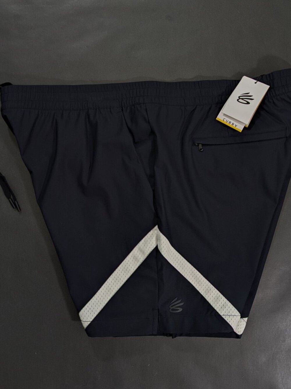 $90 Men’s CURRY 7” Inseam Under Armour Black White Shorts 3XL 44